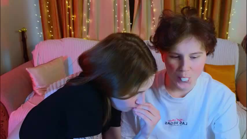 berry_assortment Cam Model Chat December 22, 2025