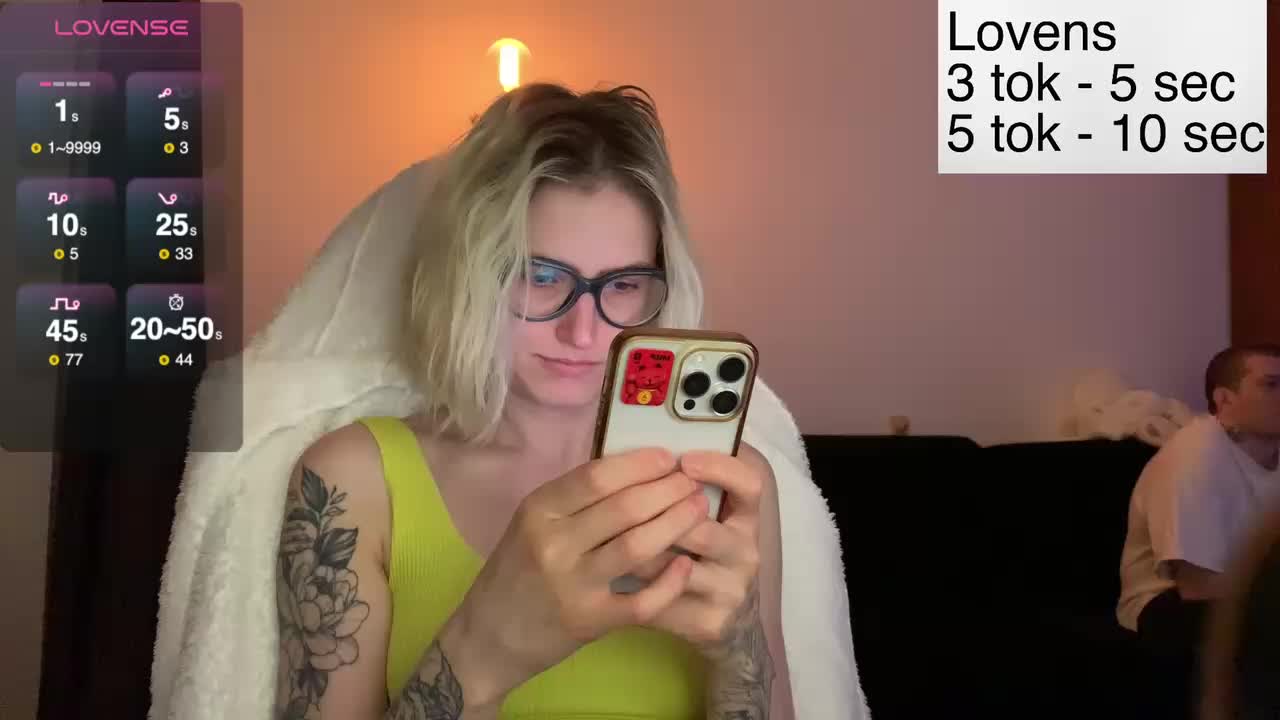 Sexy-Sweets Cam Model Chat December 23, 2025