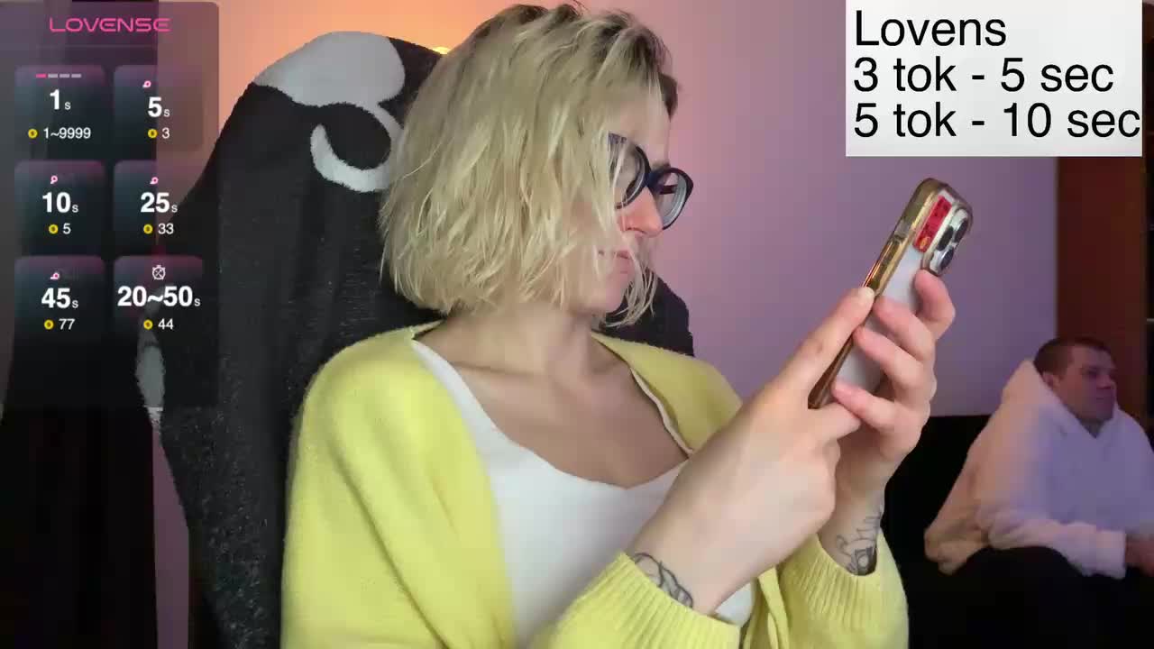 Sexy-Sweets Cam Model Chat December 23, 2025