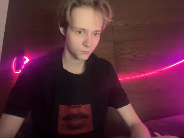 titsDestroy2007 Cam Model Chat December 23, 2025