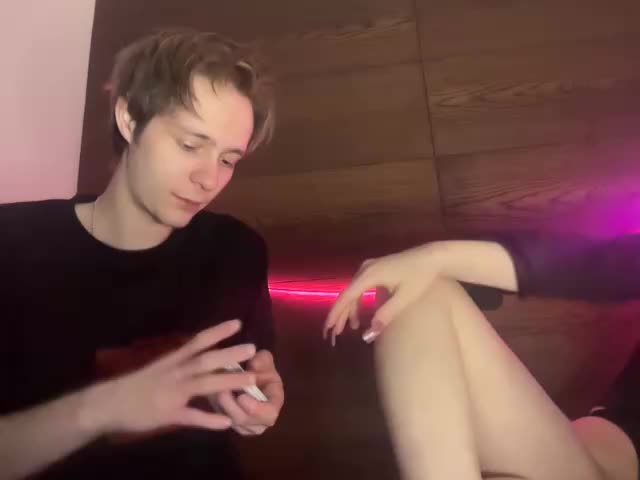 titsDestroy2007 Cam Model Chat December 23, 2025