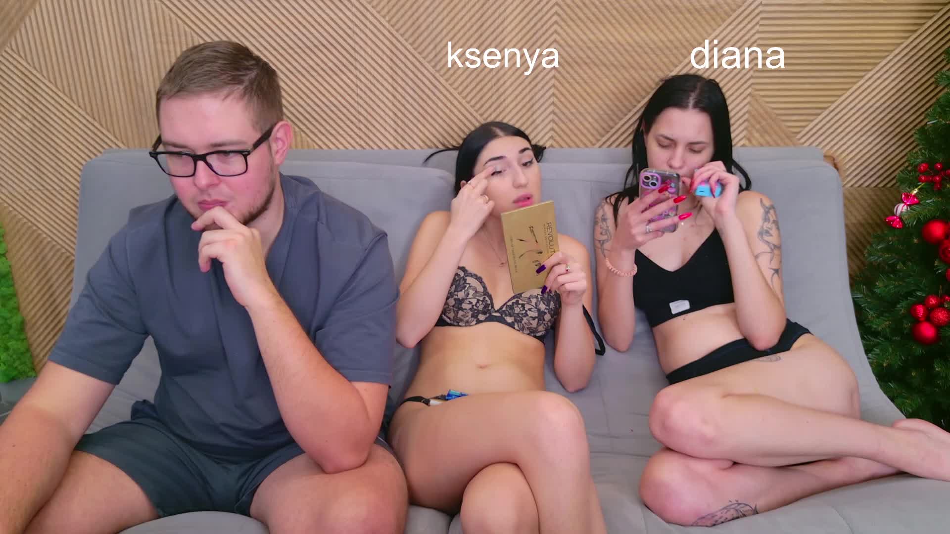 WebcamSlut Cam Model Chat December 24, 2025