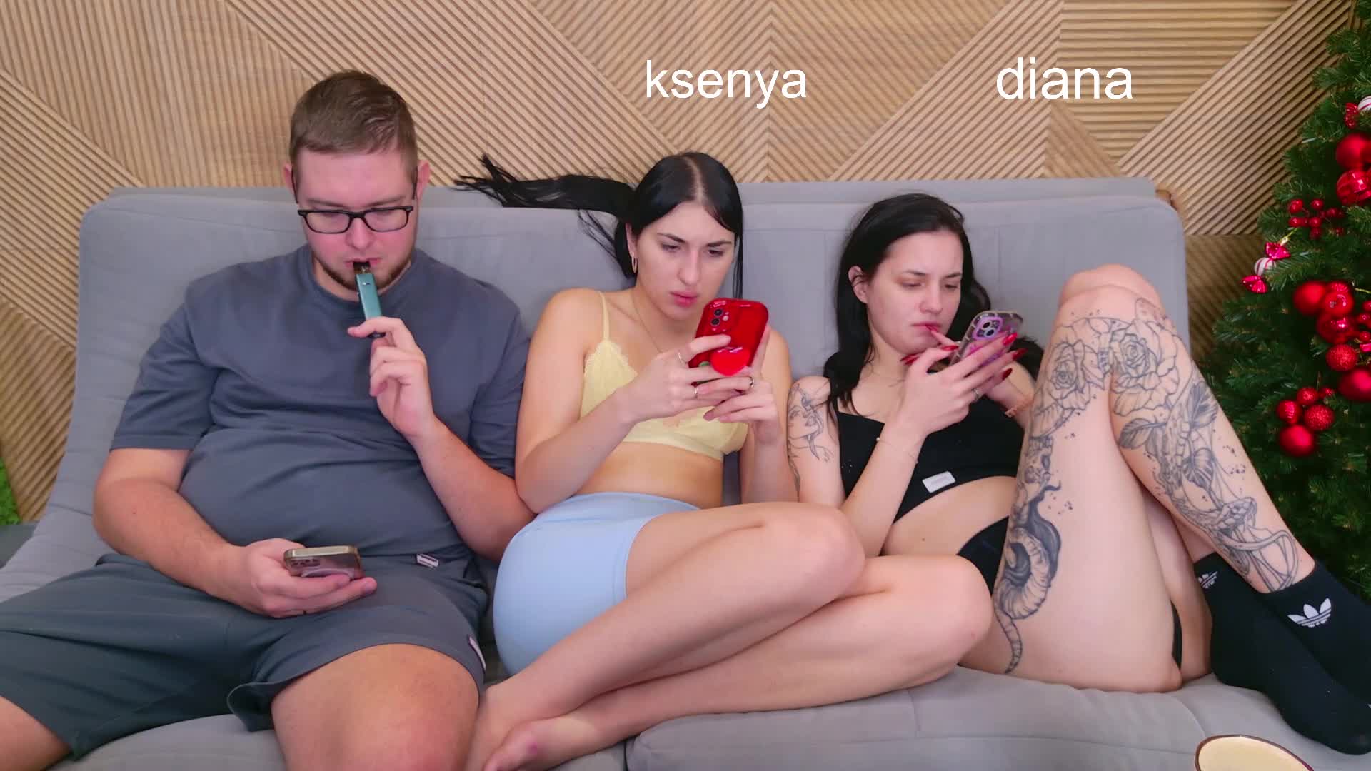 WebcamSlut Cam Model Chat December 24, 2025