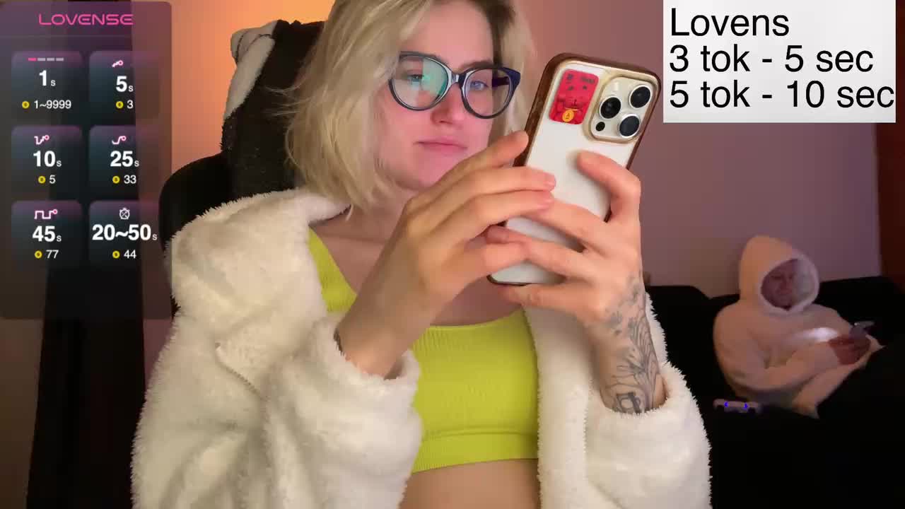 Sexy-Sweets Cam Model Chat December 24, 2025