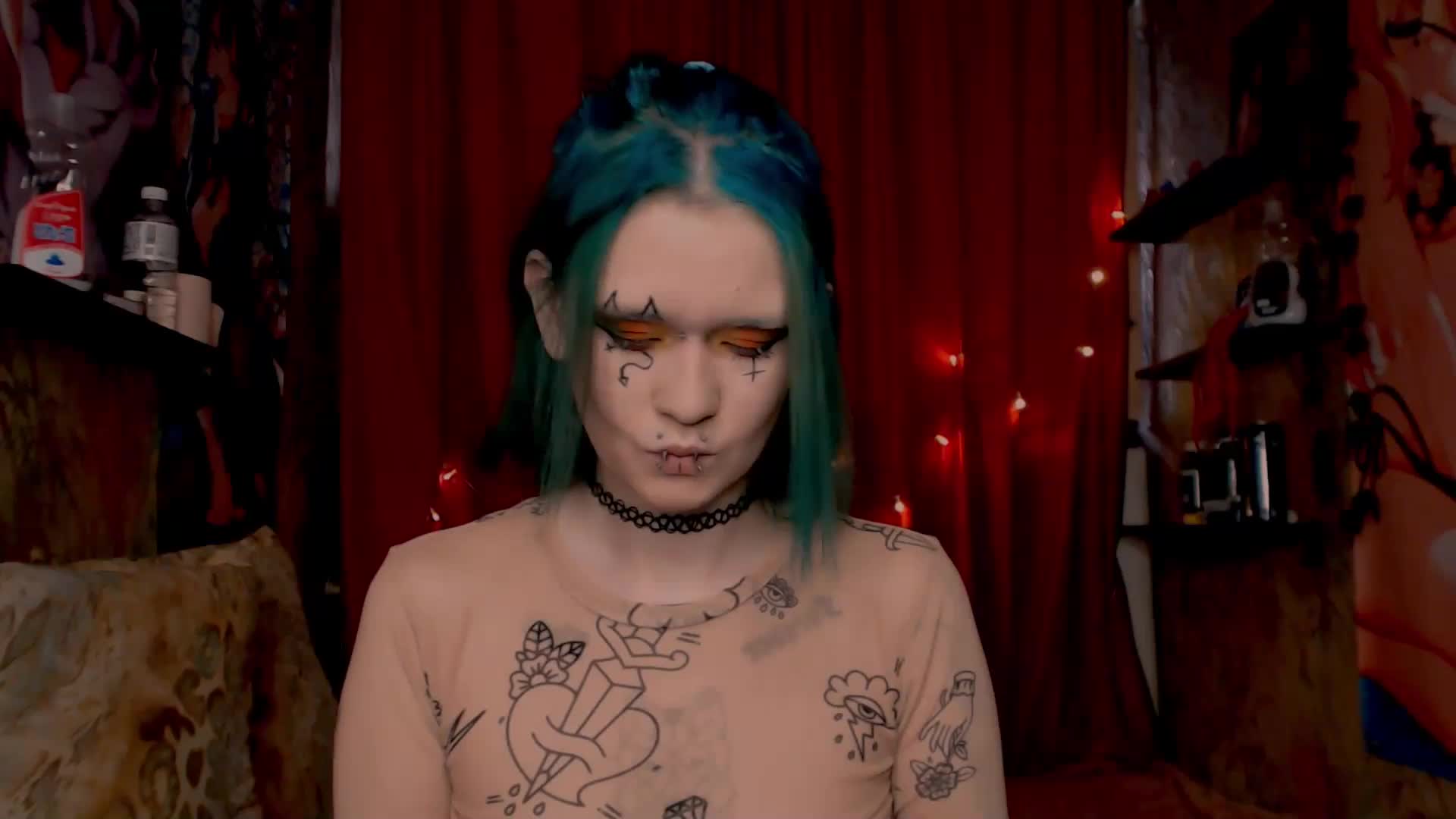 Velvet-and-Venom Cam Model Chat December 24, 2025