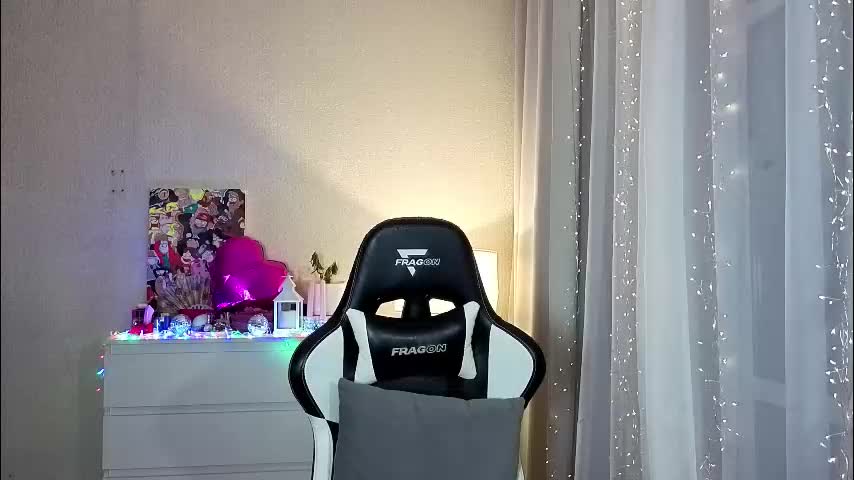 sexmoon11 Cam Model Chat December 24, 2025