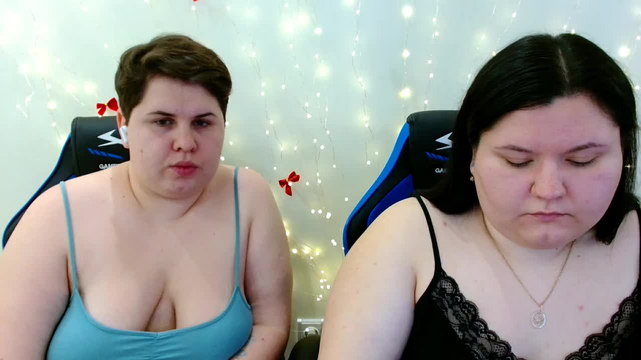 BeckyAndEllen Cam Model Chat December 25, 2025