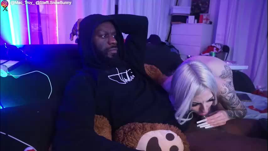 mac_troy Cam Model Chat December 25, 2025