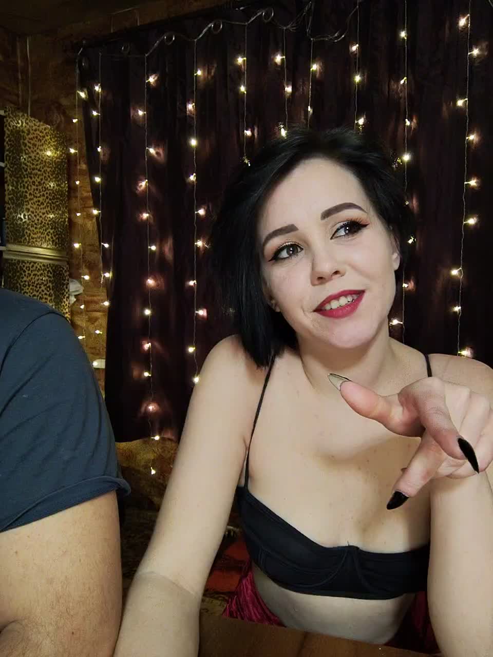 _Dia-Vik_ Cam Model Chat December 25, 2025