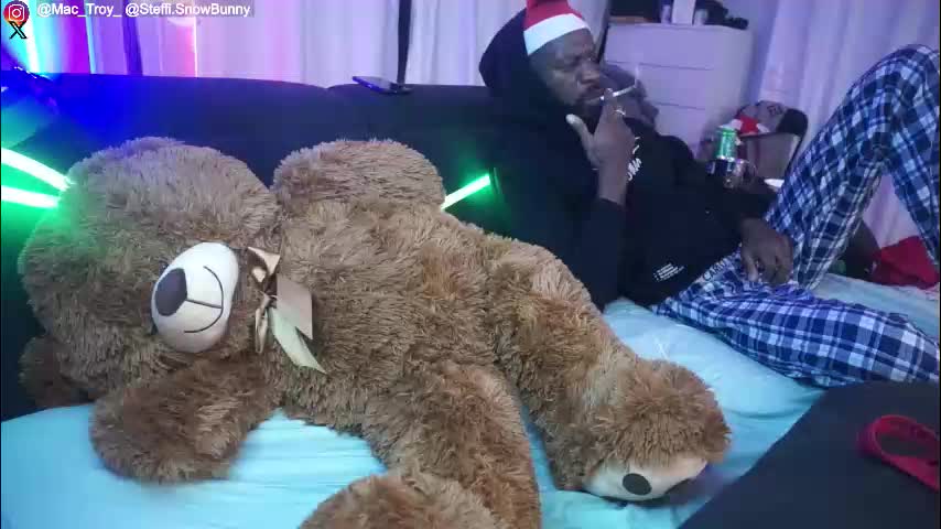 mac_troy Cam Model Chat December 25, 2025