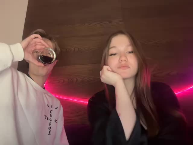 titsDestroy2007 Cam Model Chat December 25, 2025