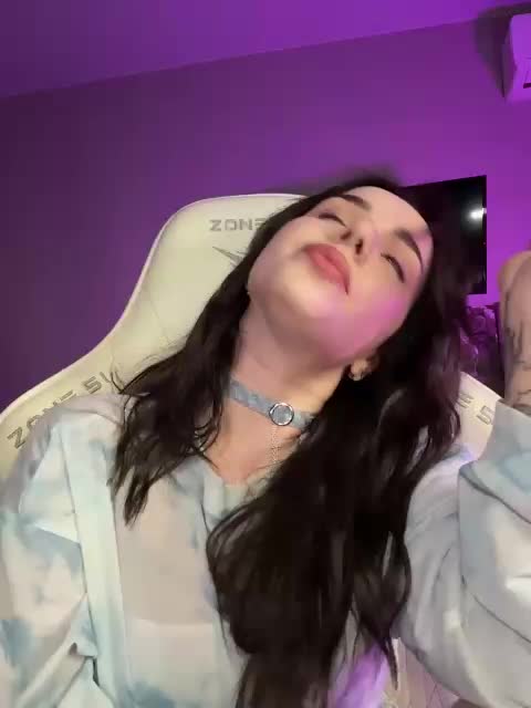 MiniNika Cam Model Chat December 26, 2025