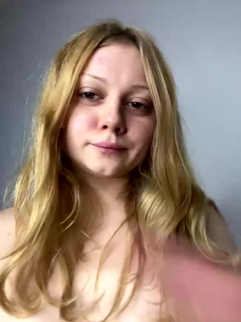 VixyVee Cam Model Chat December 26, 2025