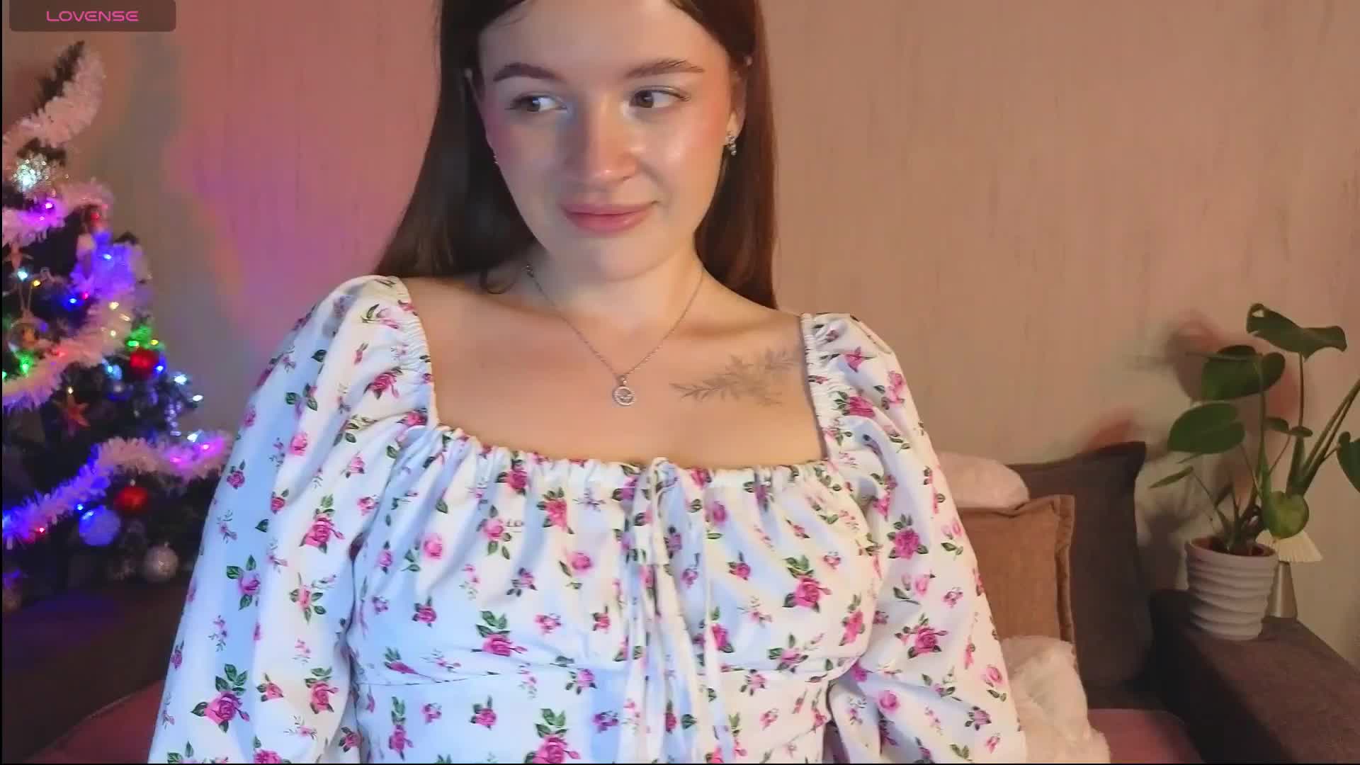 Rosalinelov Cam Model Chat December 26, 2025