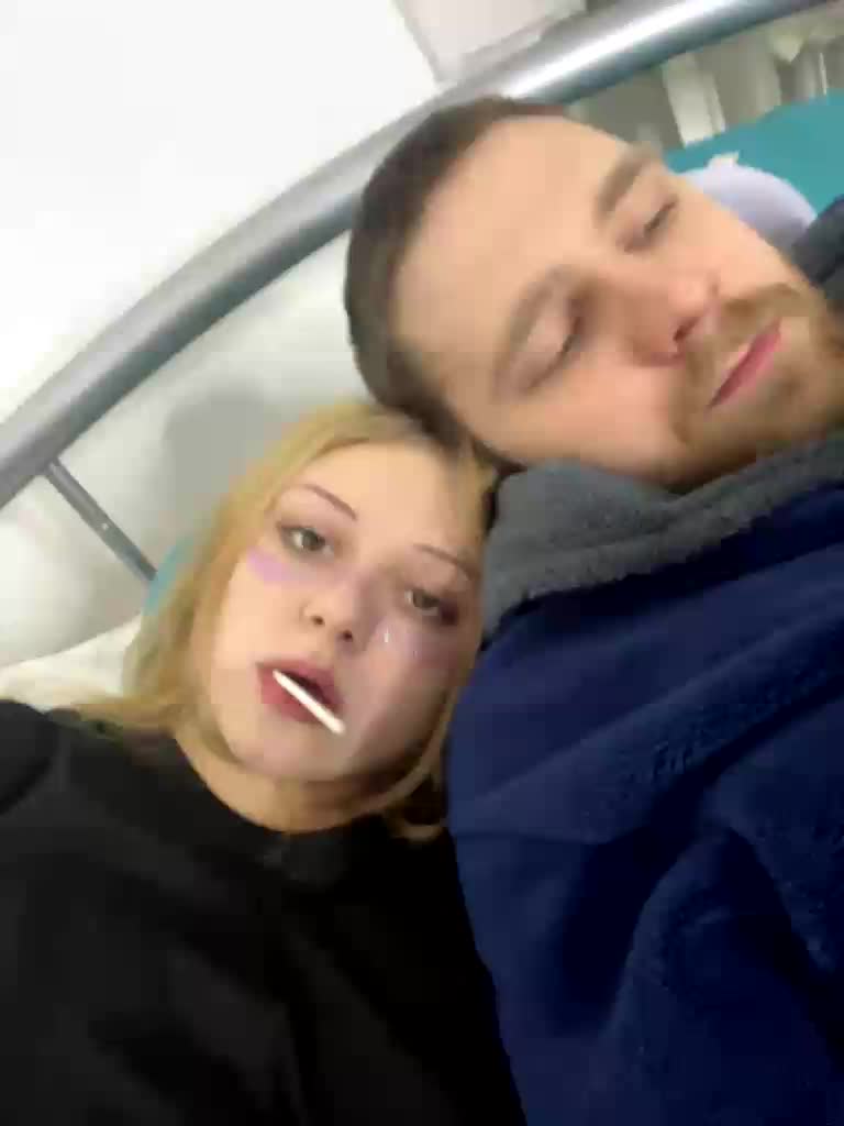 VixyVee Cam Model Chat December 27, 2025