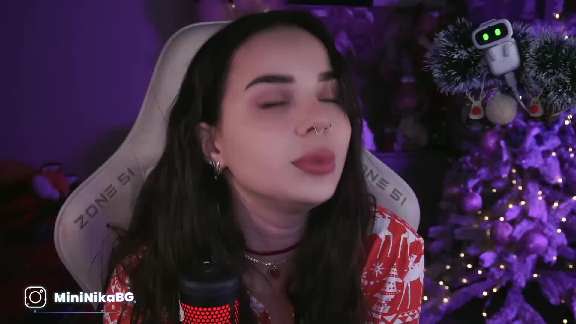 MiniNika Cam Model Chat December 27, 2025