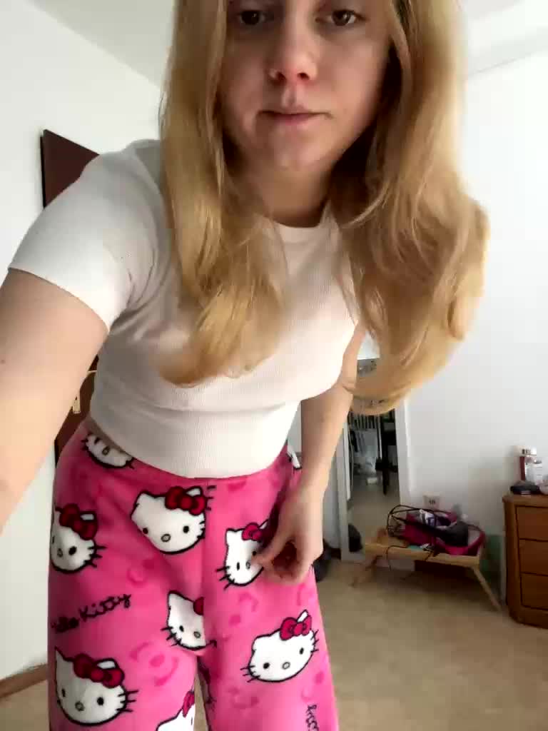 VixyVee Cam Model Chat December 27, 2025