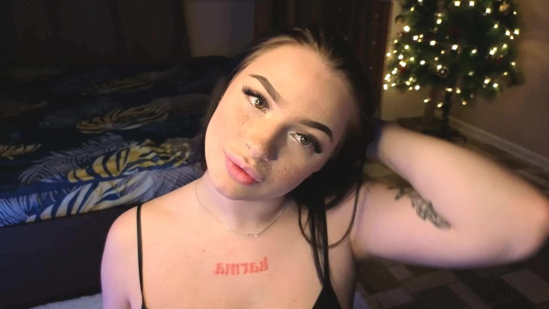 LisaAndDenis Cam Model Chat December 27, 2025