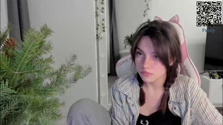 kesh_mne Cam Model Chat December 28, 2025