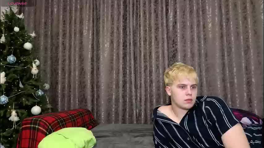 emily_and_ilumi Cam Model Chat December 28, 2025