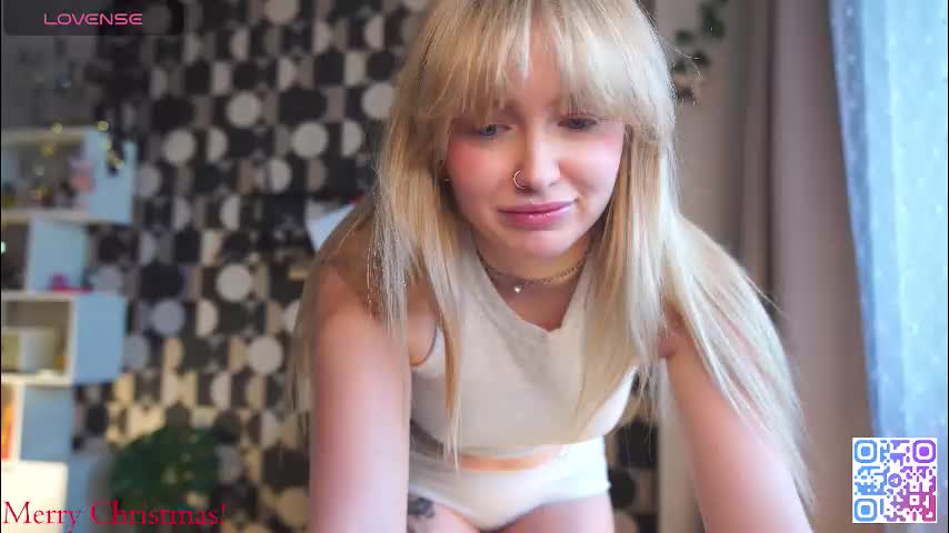 charming_daisy Cam Model Chat December 28, 2025