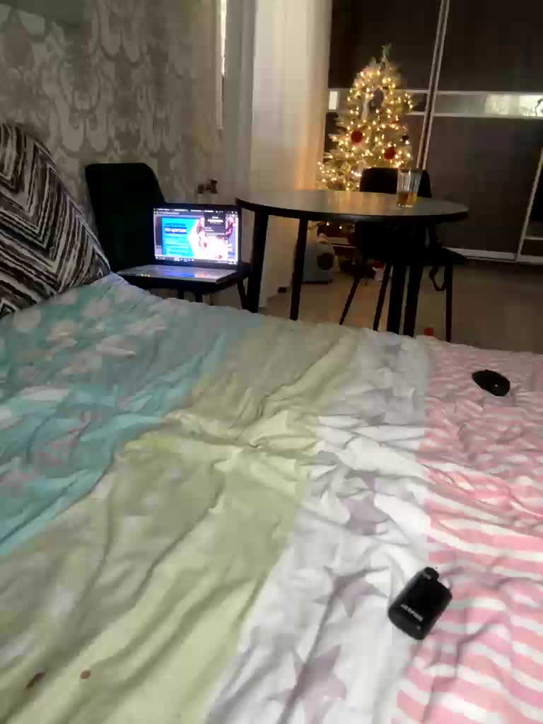 Friends-51 Cam Model Chat December 28, 2025