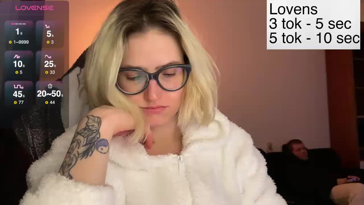 Sexy-Sweets Cam Model Chat December 28, 2025