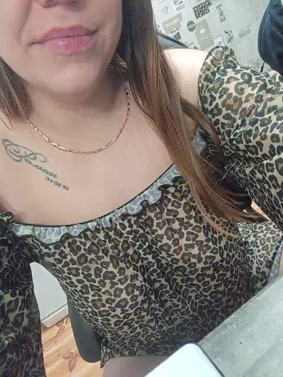 Niki233221 Cam Model Chat December 28, 2025