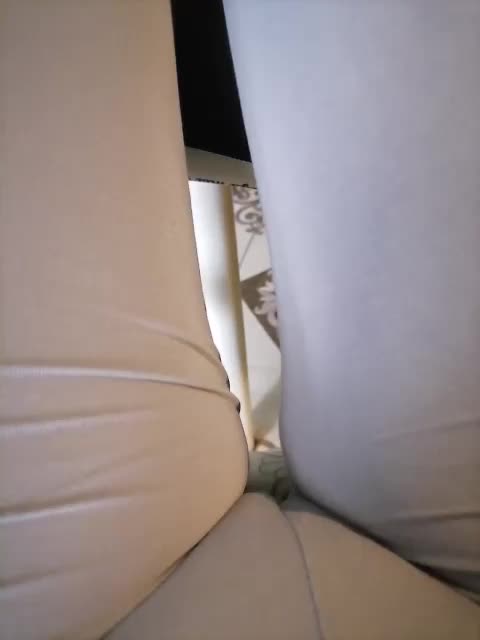 -Tiffany- Cam Model Chat December 28, 2025