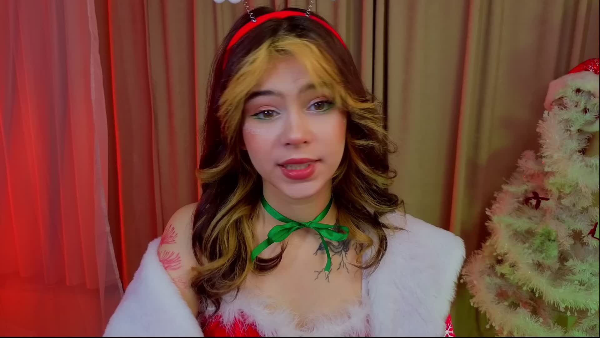 CoralineJones Cam Model Chat December 29, 2025