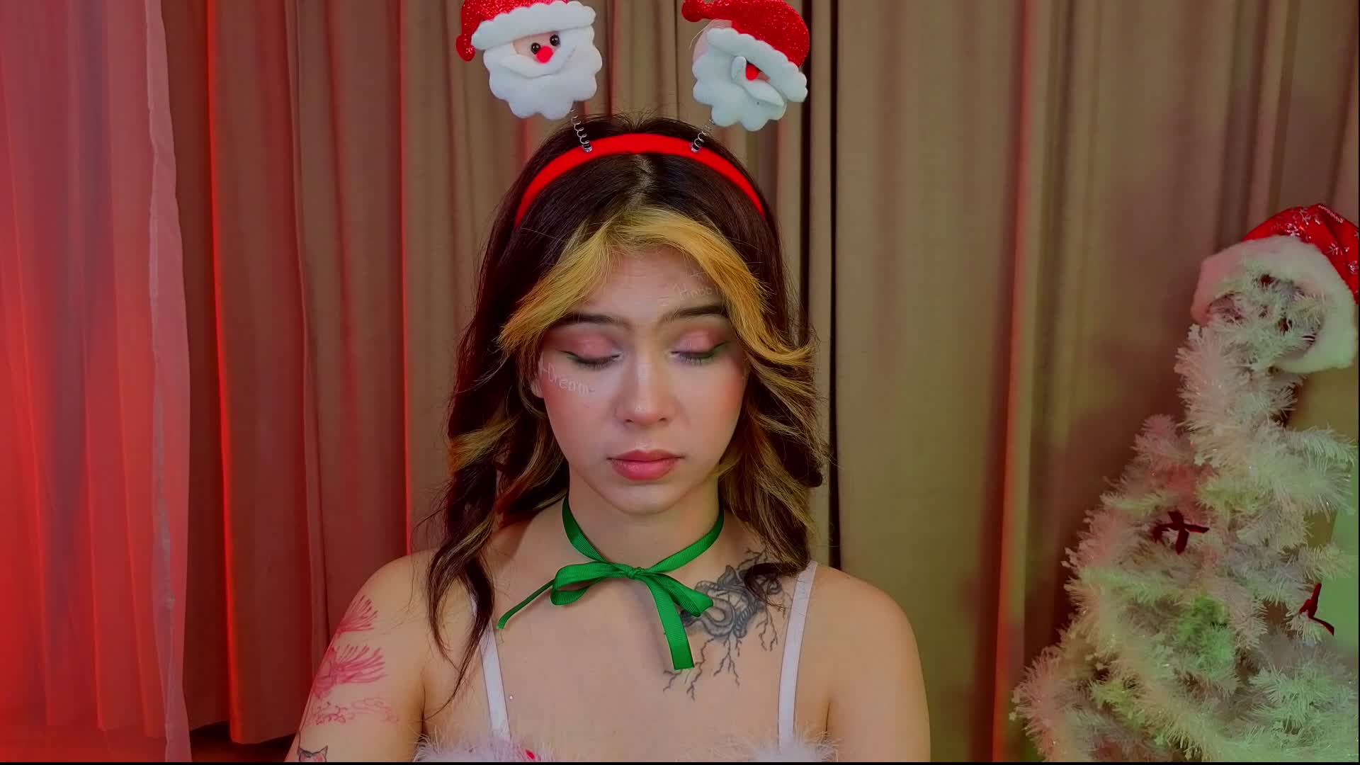 CoralineJones Cam Model Chat December 29, 2025