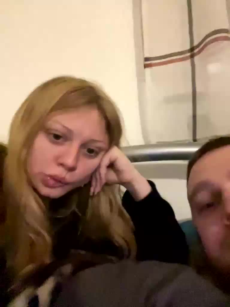 VixyVee Cam Model Chat December 29, 2025