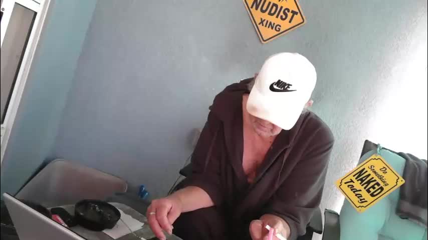 smallpenisbigtongue Cam Model Chat December 30, 2025