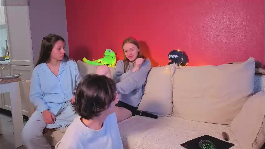 ihavepaws33 Cam Model Chat December 30, 2025