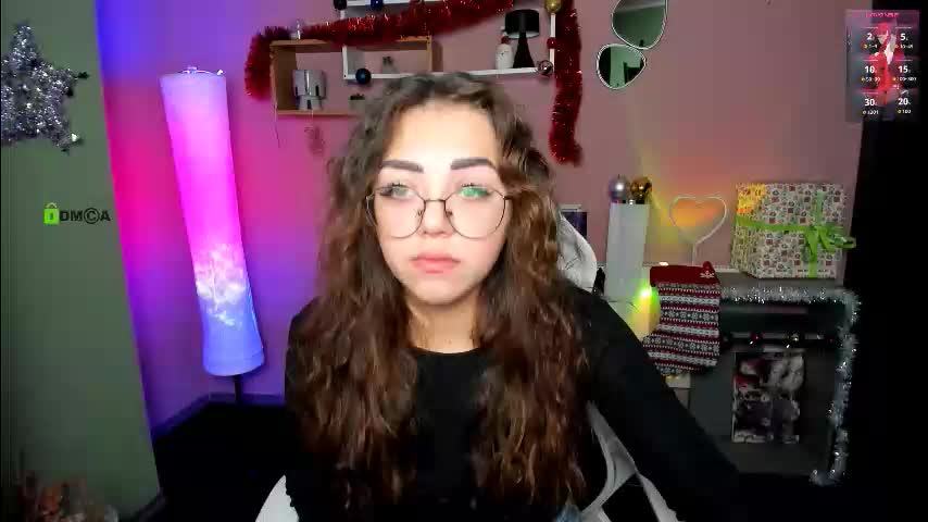 kiki_swan Cam Model Chat December 30, 2025