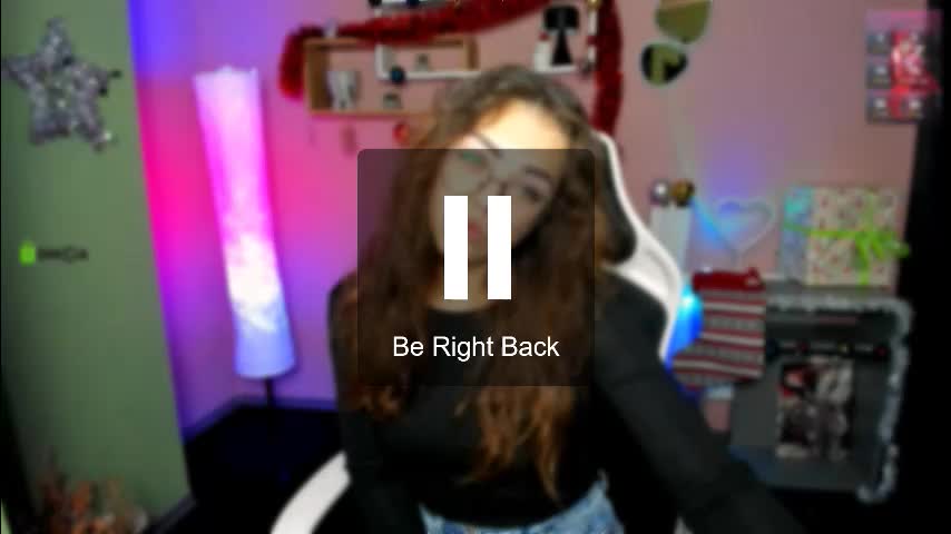 kiki_swan Cam Model Chat December 30, 2025