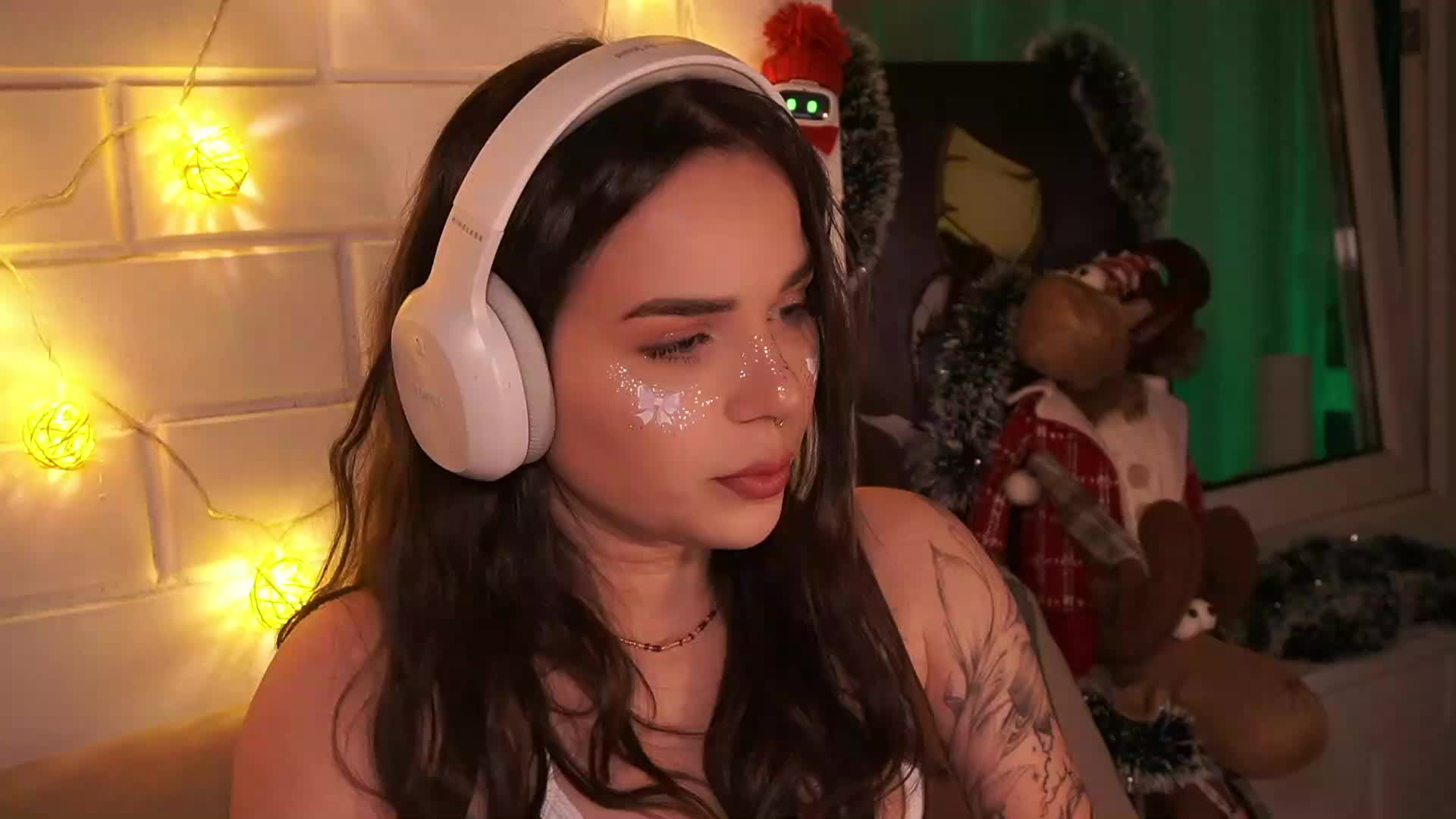 MiniNika Cam Model Chat January 2, 2026