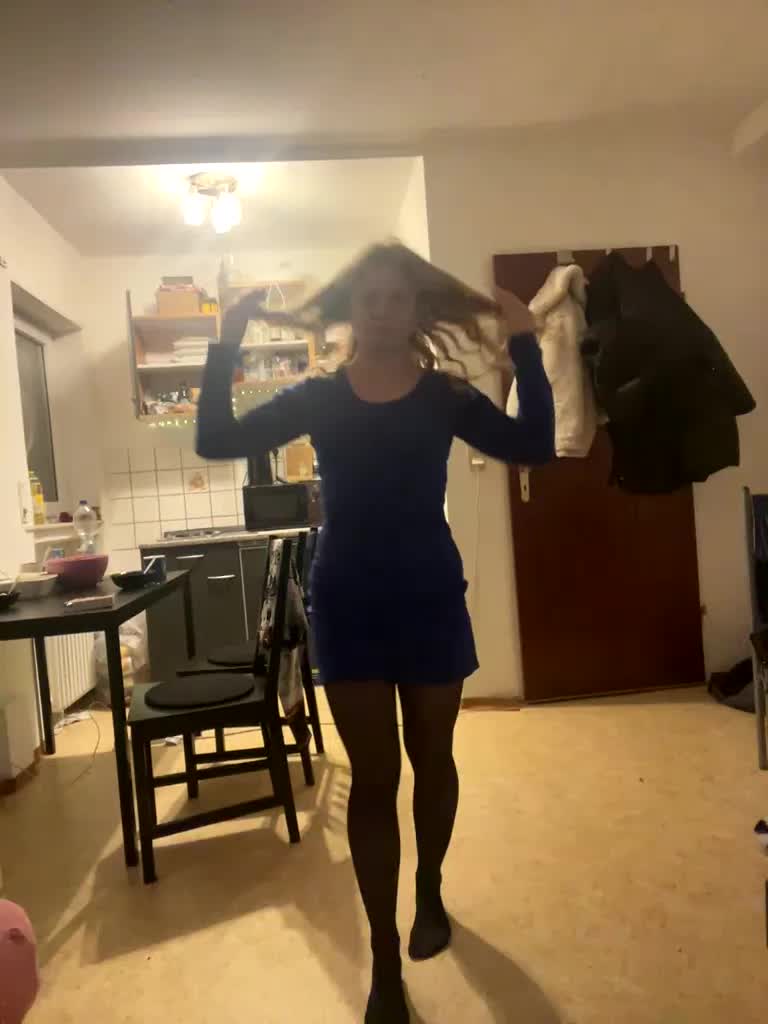 VixyVee Cam Model Chat January 2, 2026