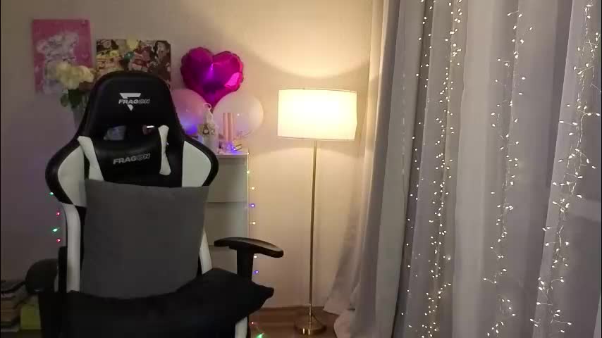 sexmoon11 Cam Model Chat January 4, 2026