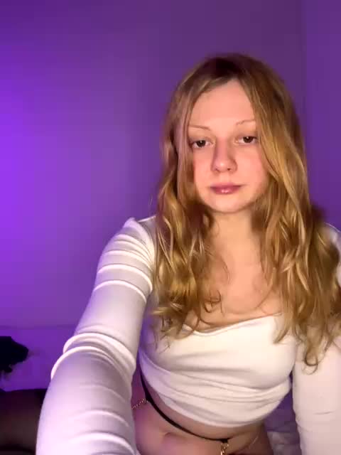 VixyVee Cam Model Chat January 4, 2026