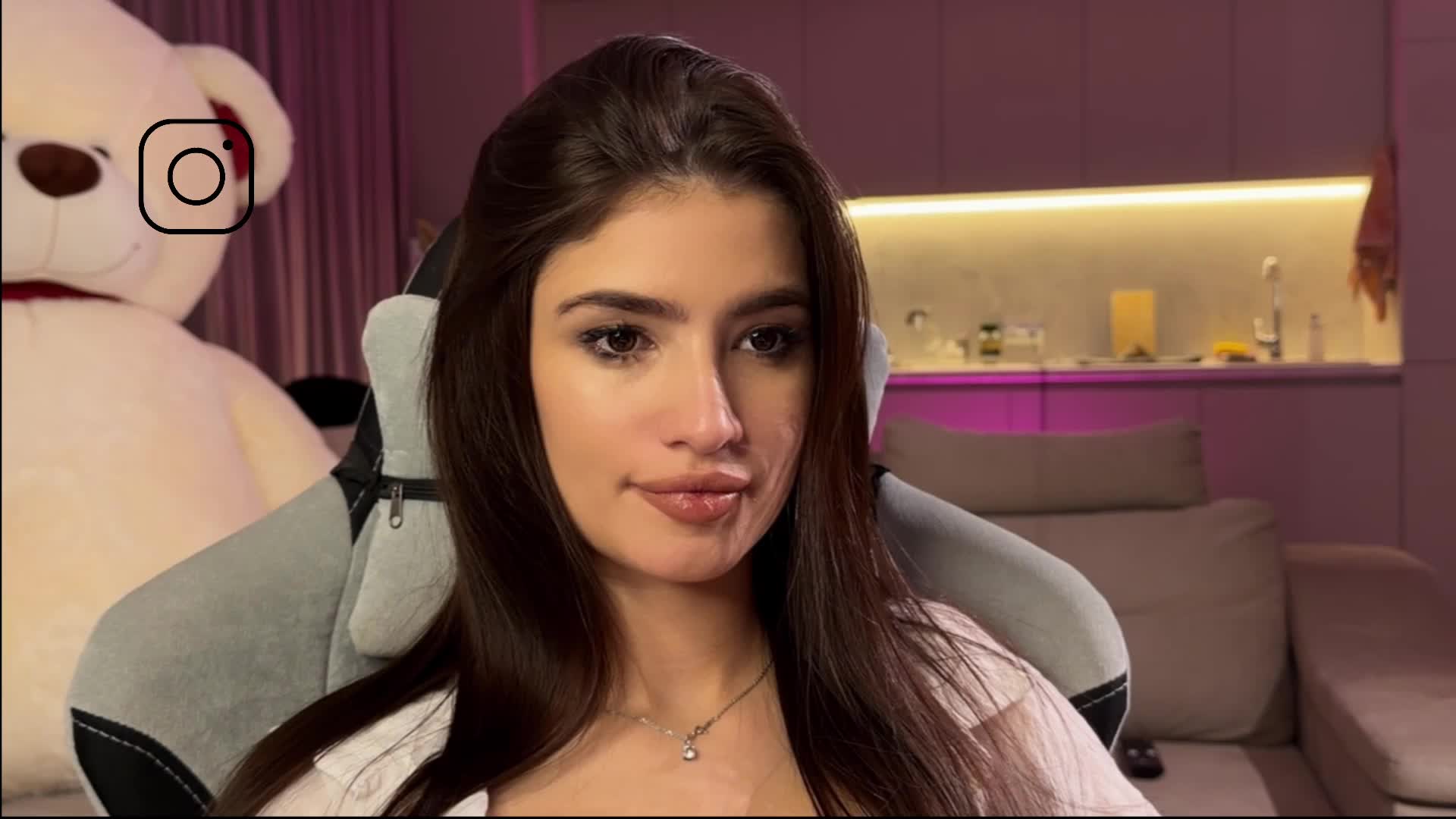 Sofi-Mi Cam Model Chat January 4, 2026