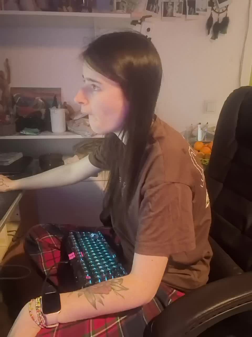 bonniewoods23 Cam Model Chat January 4, 2026