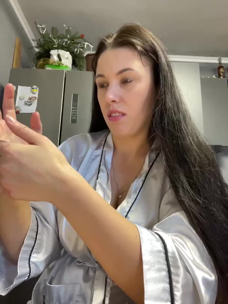 Potifays Cam Model Chat January 4, 2026