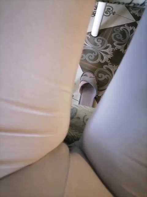 -Tiffany- Cam Model Chat January 4, 2026