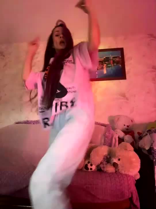 VIP17CoupleDream Cam Model Chat January 5, 2026