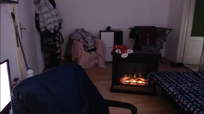 aliens4twenty Cam Model Chat January 5, 2026