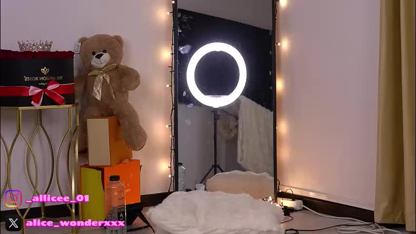 vanessasimon Cam Model Chat January 6, 2026