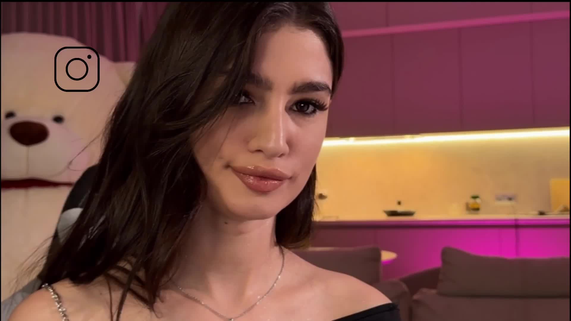 Sofi-Mi Cam Model Chat January 7, 2026