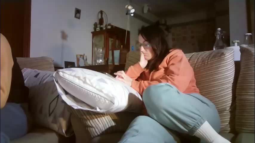 lolahueso Cam Model Chat January 9, 2026