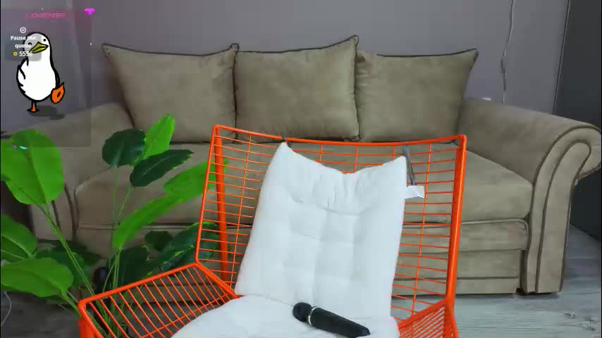 lynntiny Cam Model Chat January 10, 2026